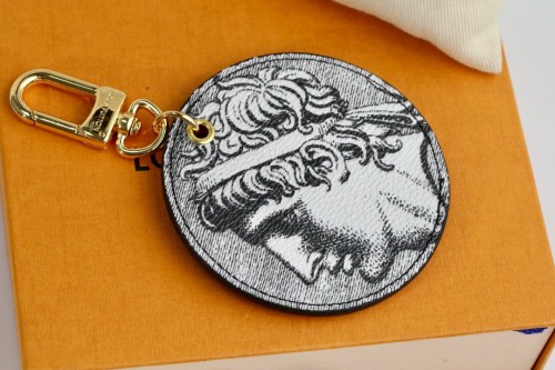 A1Q105E20 Popular bag 's charms accessories