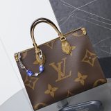 A1Z105E42 Popular bag 's charms accessories