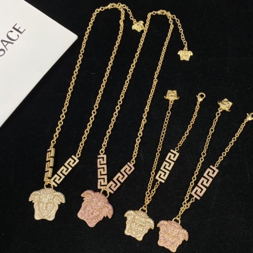 15QV112X Popular Necklace. Bracelets