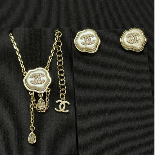 15QC119X Popular Necklaces. Earrings