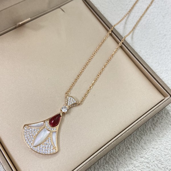 55QS413X Popular Necklaces