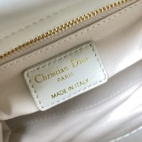 B1R15D139 Popular leather bag