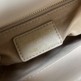 B1R15D139 Popular leather bag