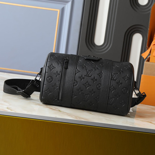 B1R15E144 Popular leather bag
