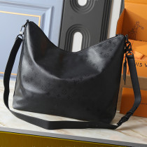 B1P36E24 Popular leather bag