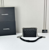 B1P36C17 Popular Caviar leather bag