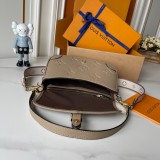 B1P36E38 Popular leather bag