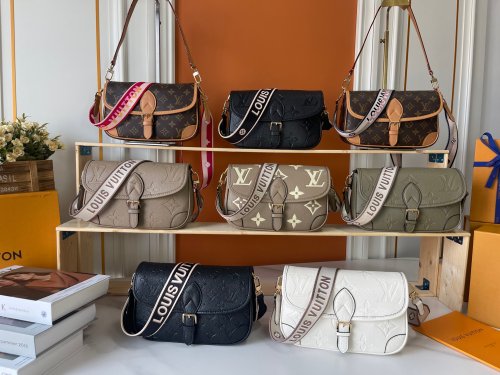 B1P36E38 Popular leather bag