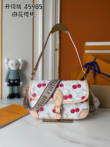 B1P36E41 Popular leather bag