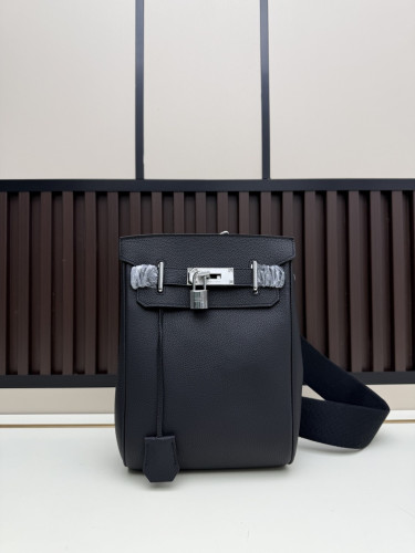 B1P36H45 Popular leather bag