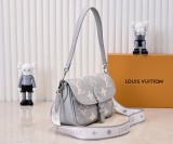 B1P36E42 Popular leather bag