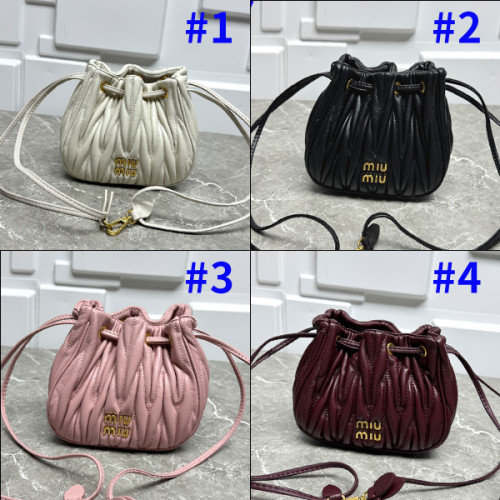 B1P36A81 Popular leather bag