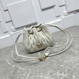 B1P36A81 Popular leather bag