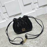 B1P36A81 Popular leather bag