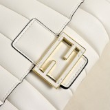 B1P36F106 Popular leather bag