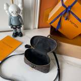 B1P46E37 Popular leather bag