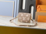 B1P46E70 Popular  bag