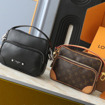 B1P46E108 Popular leather bag