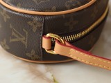 B1P46E113 Popular leather bag