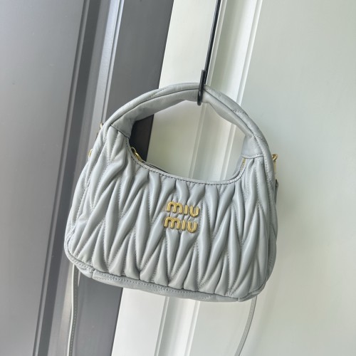 B1P46A118 Popular leather bag