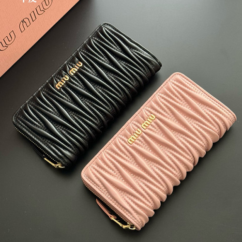 B1P46A123 Popular leather wallets