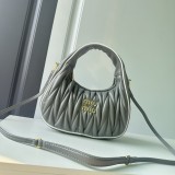 B1P46A118 Popular leather bag
