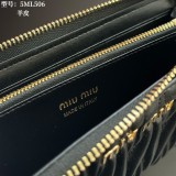 B1P46A123 Popular leather wallets