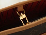 B1P46E107 Popular leather bag