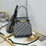 B12X44D370 Popular leather bag 