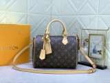 B12X44E268 Popular  leather bag 