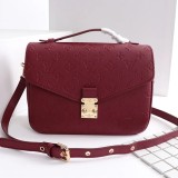 B1X41E92 Popular leather bag 