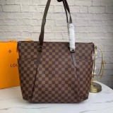 B12X51E108 Popular  leather bag 