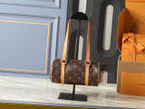 B1N56E21 Popular leather bag