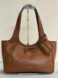 B1P46J143 Popular leather bags