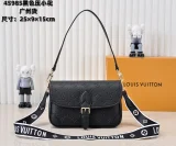 B1P36E42 Popular leather bag