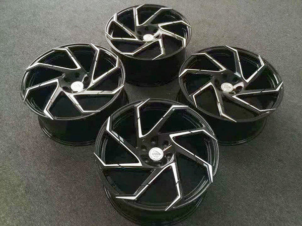 Cadillac XT5 22 inch wheels