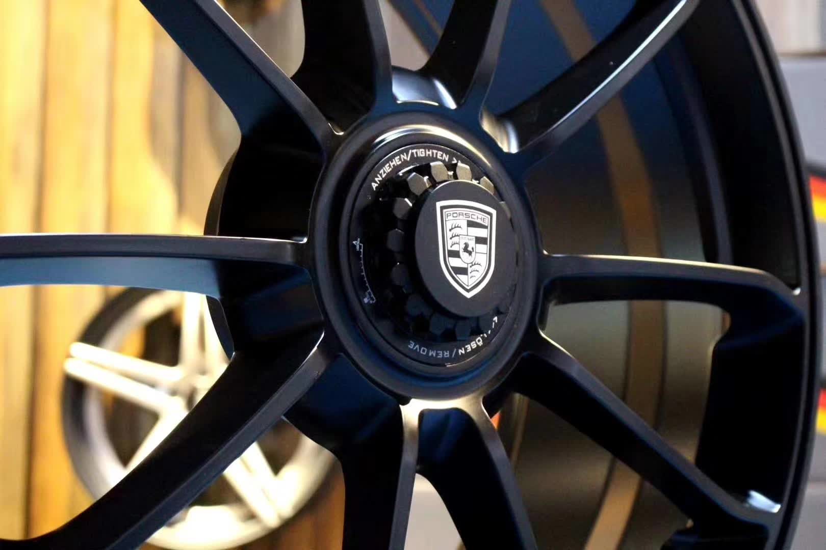 Porsche 718 Center lock 21 inch wheels 