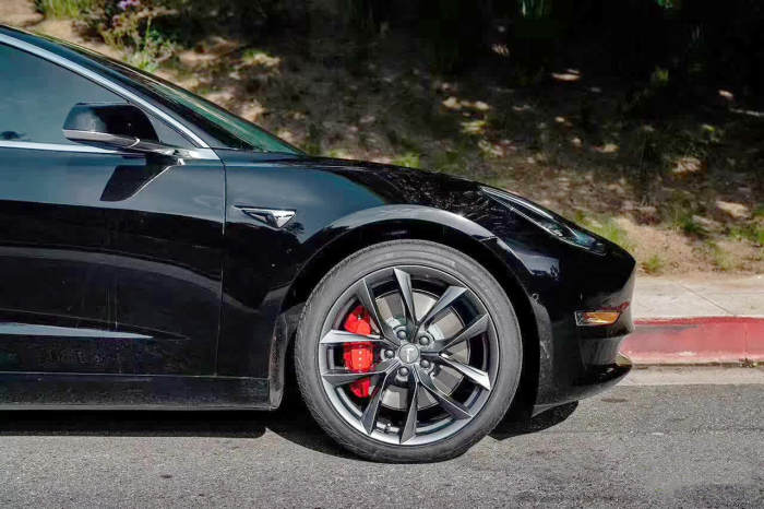 Tesla Model X wheels 20 inch