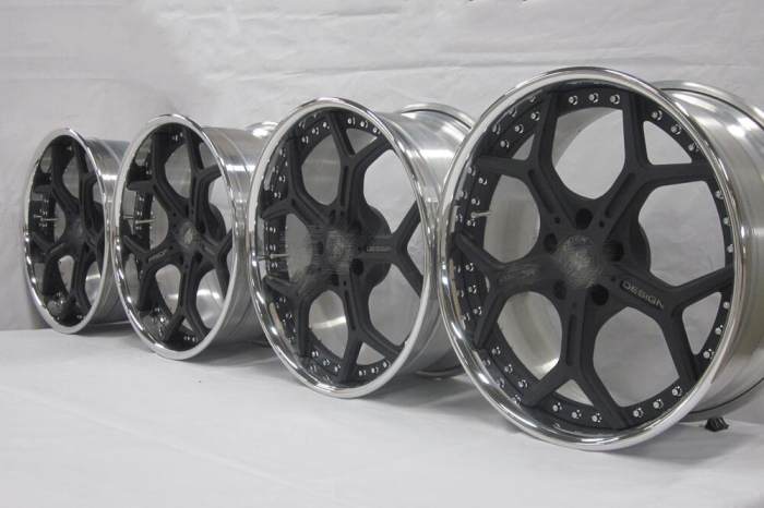 Aftermarket Custom Forged 3-piece wheels Black Center Polish Rim