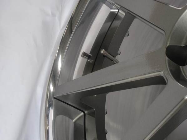 Aftermarket Custom Forged 3-piece wheels Gunmetal Center Polish Rim