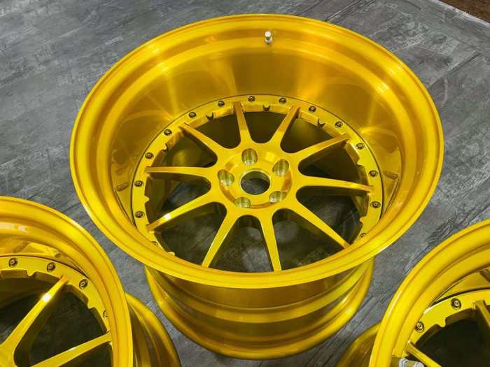 Custom Super Deep Dish Design 18x10.5J Lightweight Racing Golden Wheel Step Lip
