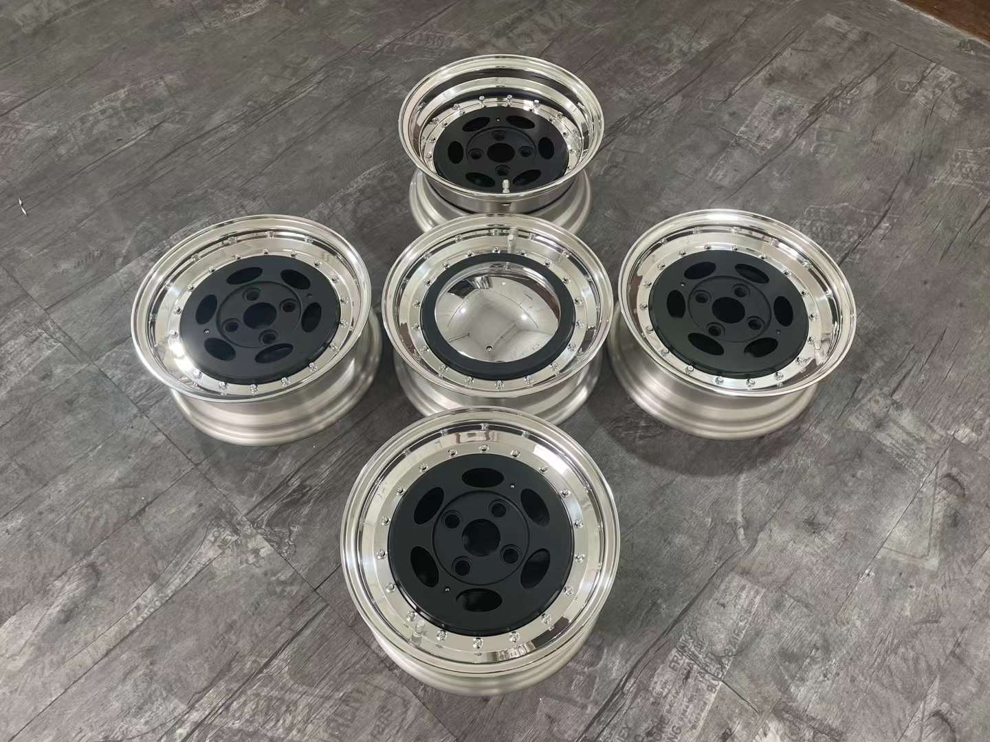 Production of Wuling 14x5J 3-piece wheel completed