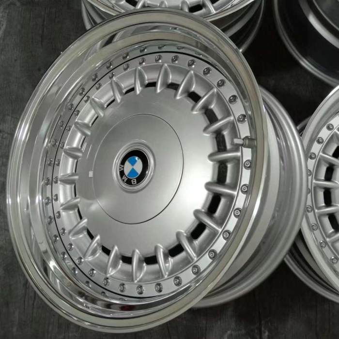 Classic Antique Is Designed To Fit The 16 Inch 3-Piece Wheel Of The BMW 850i