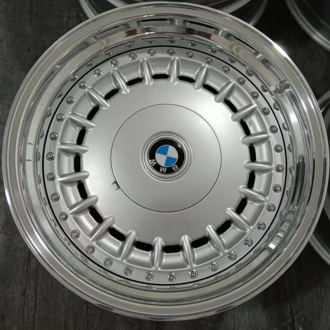 Classic Antique Is Designed To Fit The 17 Inch 3-Piece Wheel Of The BMW 850i