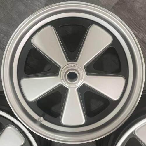 Suitable for Porsche Fuchs Old Classic 3-piece Wheel Center Lock Silver Spoke