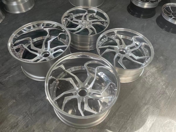Super Deep Lip Full Polish Design And Steering Wheel Package Of The Same Style