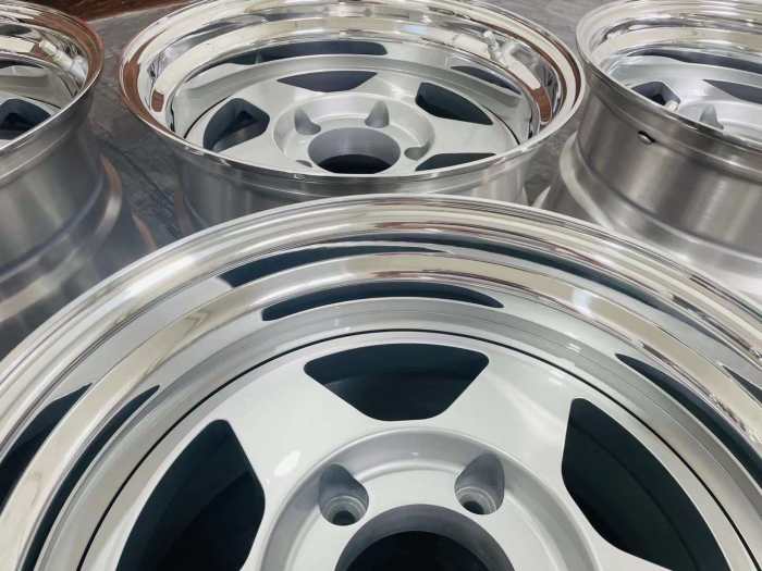 17 Inch Deep Lip Design Of 3-piece Wheel Suitable For Toyota LC79 Pickup Truck polished