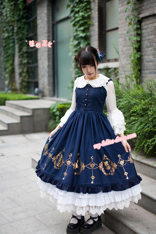 Strawberry Alice in Wonderland 