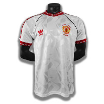 Manchester United white jersey for the 1991 season