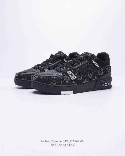 Louis Vuitton board shoes black